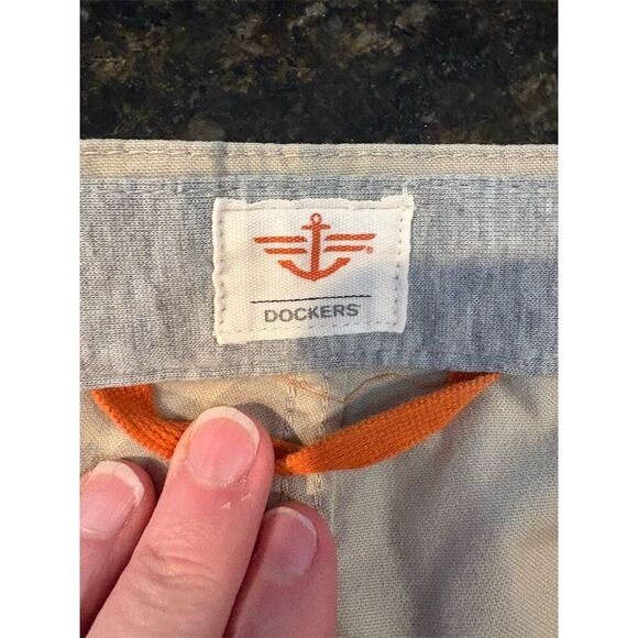 Dockers Men's Khaki Pants Beige Size 36x32 Versatile Stylish - Picture 10 of 12